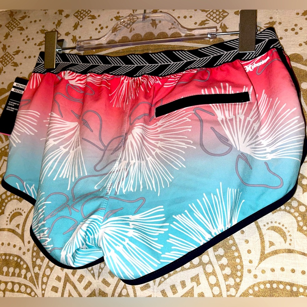 NWT “HURLEY” LADIES PHANTOM TROPICAL ATHLETIC SHORTS, SIZE SMALL - Picture 4 of 5